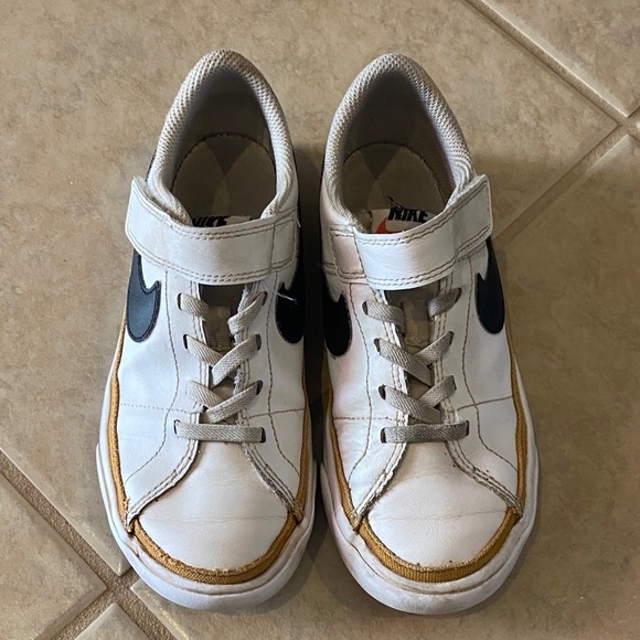 Nike Court Legacy White and Black Sneakers Youth Size 1 - Picture 4 of 15